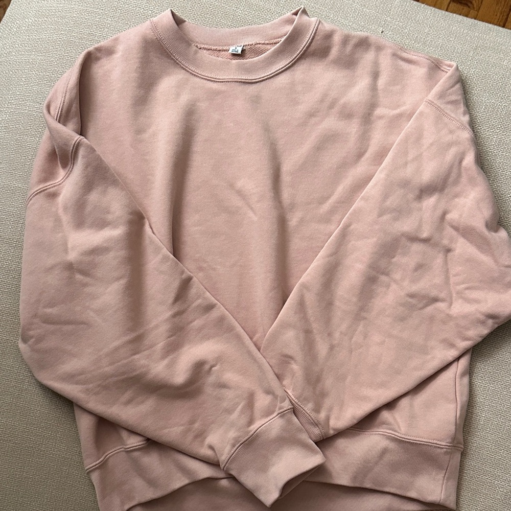 Uniqlo crew neck sweatshirt